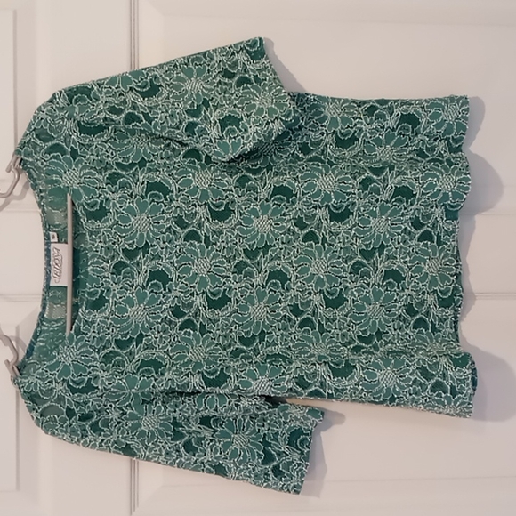 Sedona Clothing Company purchased in Sedona on a trip.  Lovely top.  Size XL - Picture 2 of 5